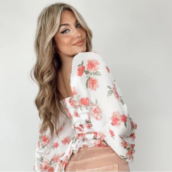 Lane 201 Sweet Springtime Top - Picture 2 of 4